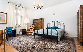 Lion Apartments - Elegance